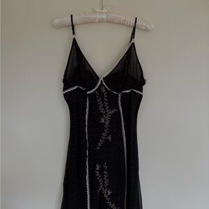 Elegant Black Lace Trim Nightgown